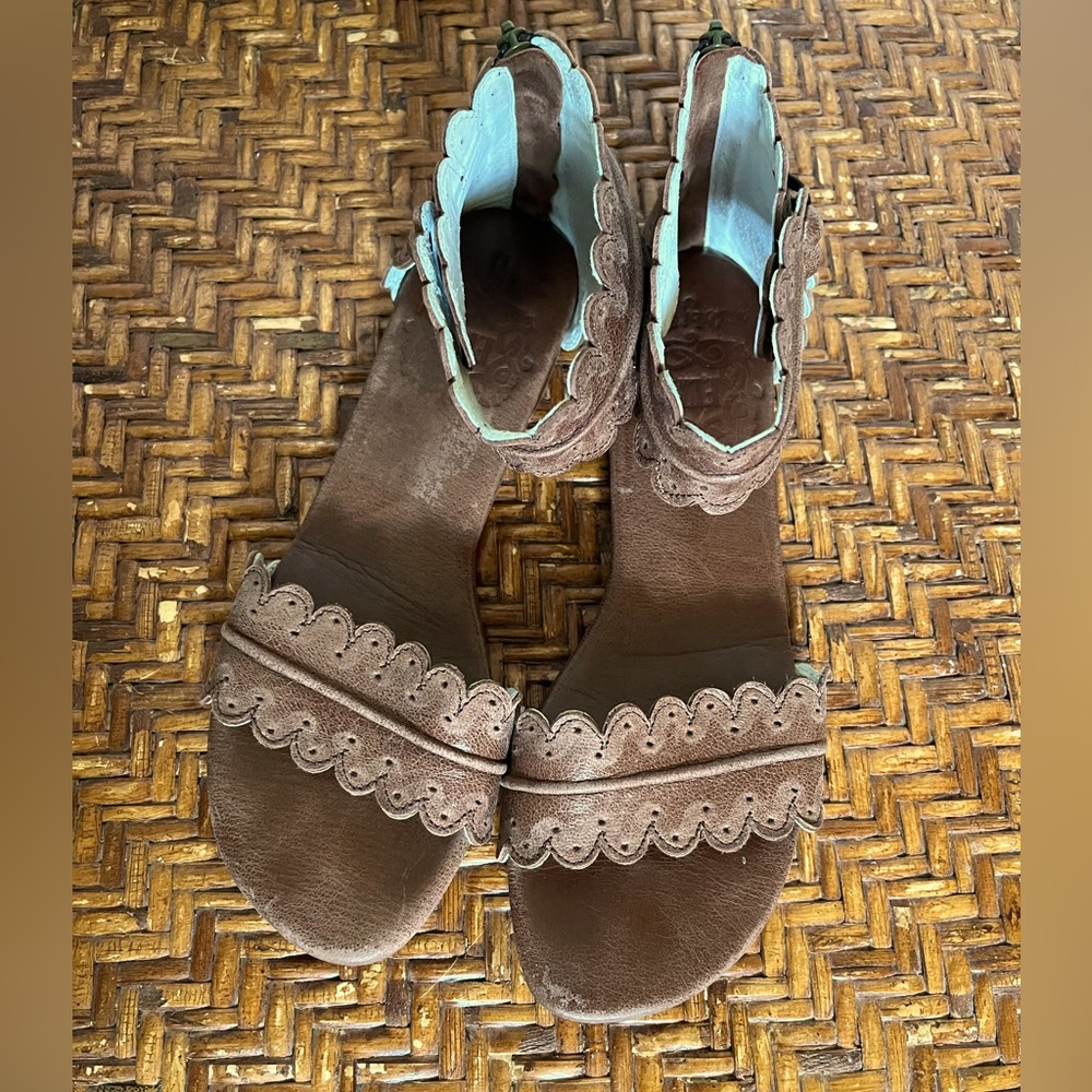 Elf midsummer Bali hand made leather brown sandals size 8
